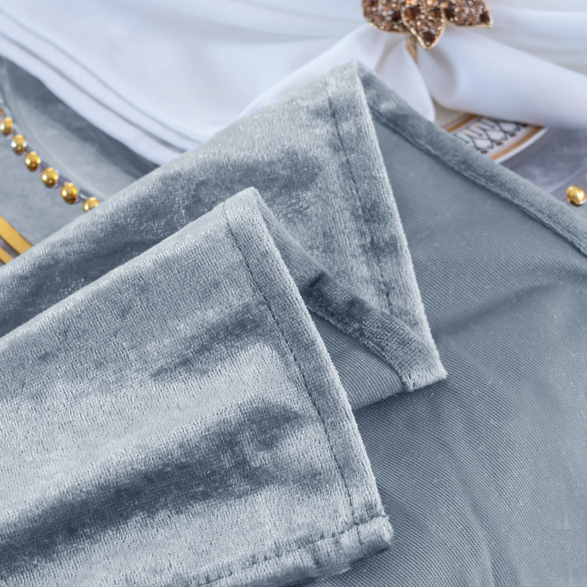 132″ Round Ice Crushed Velvet (200 GSM) Tablecloth – Dusty Blue (1pc)