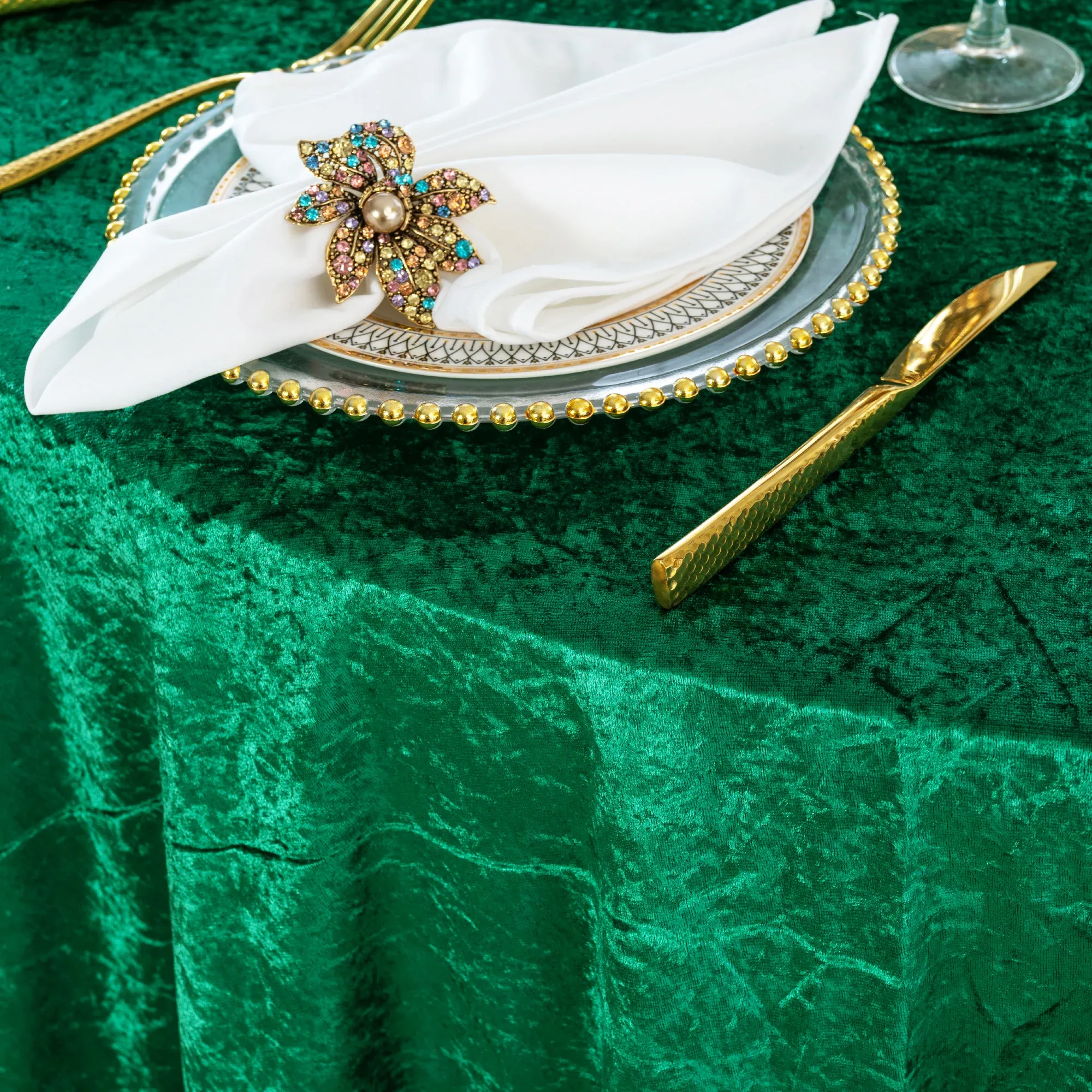 120" Round Ice Crushed Velvet (200 GSM) Tablecloth - Emerald Green (1pc) - Image 2