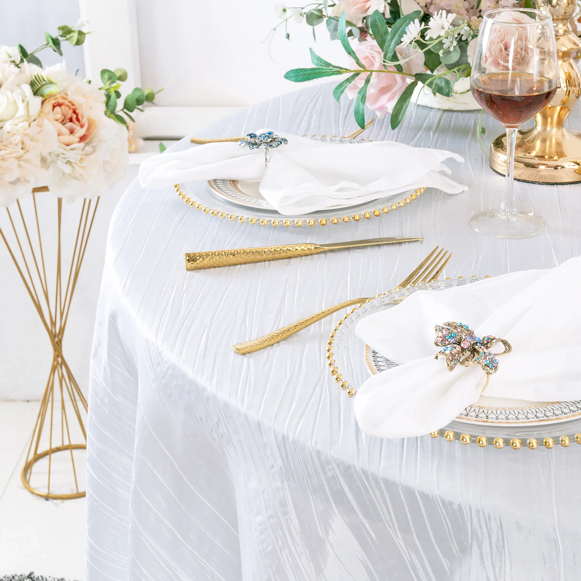132″ Round Accordion Crinkle Taffeta Tablecloth – White (1pc)