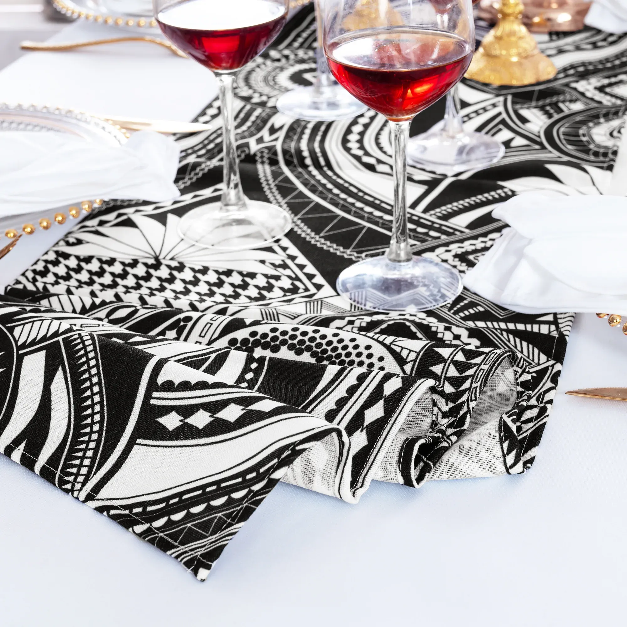 13″x108″ Faux Linen Table Runner – Fractal (1pc)