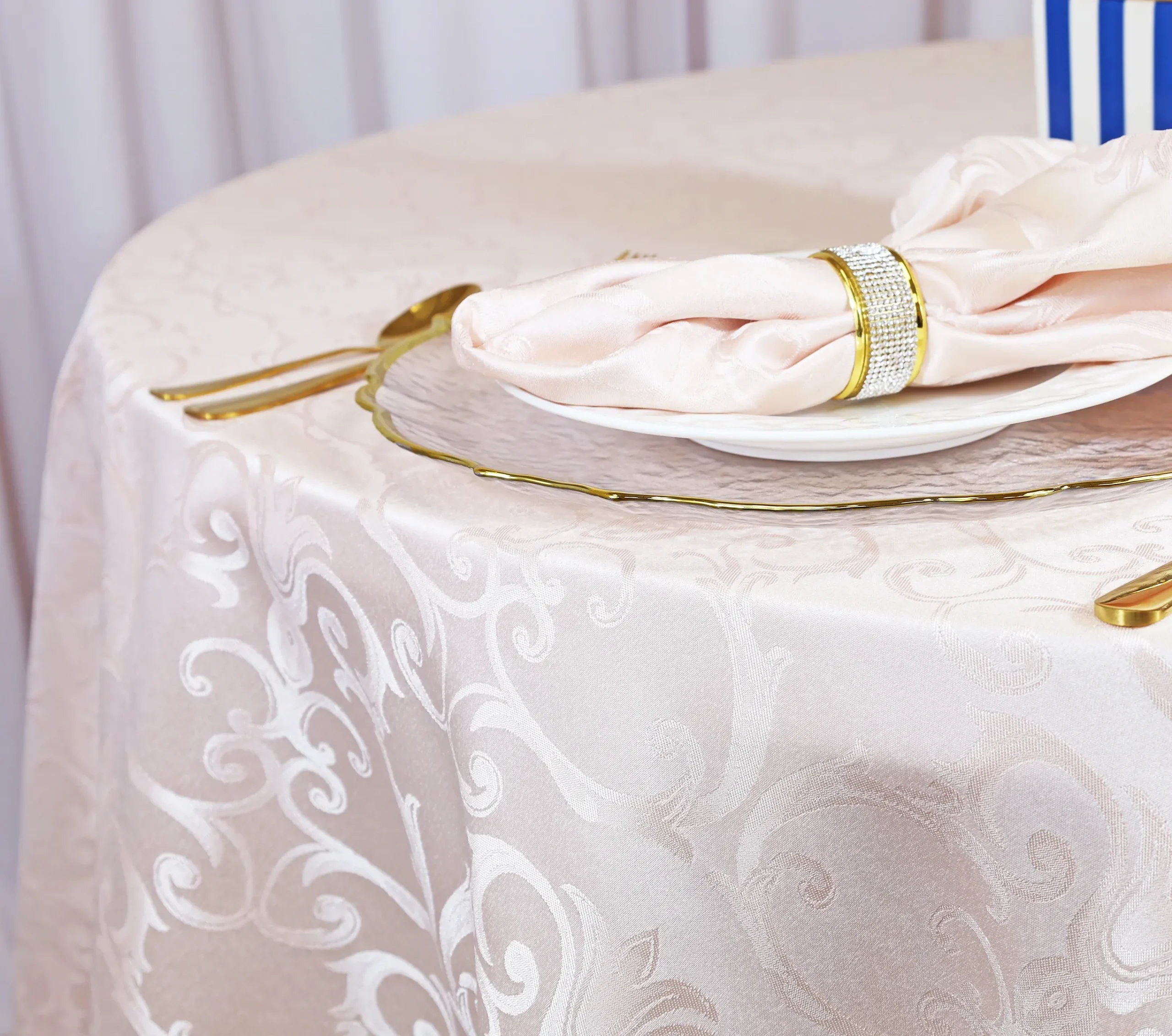 72″x72″ Seamless Square Versailles Chopin Damask Jacquard Polyester (220 GSM) Table Overlay – Blush Pink/Rose Gold (1pc)