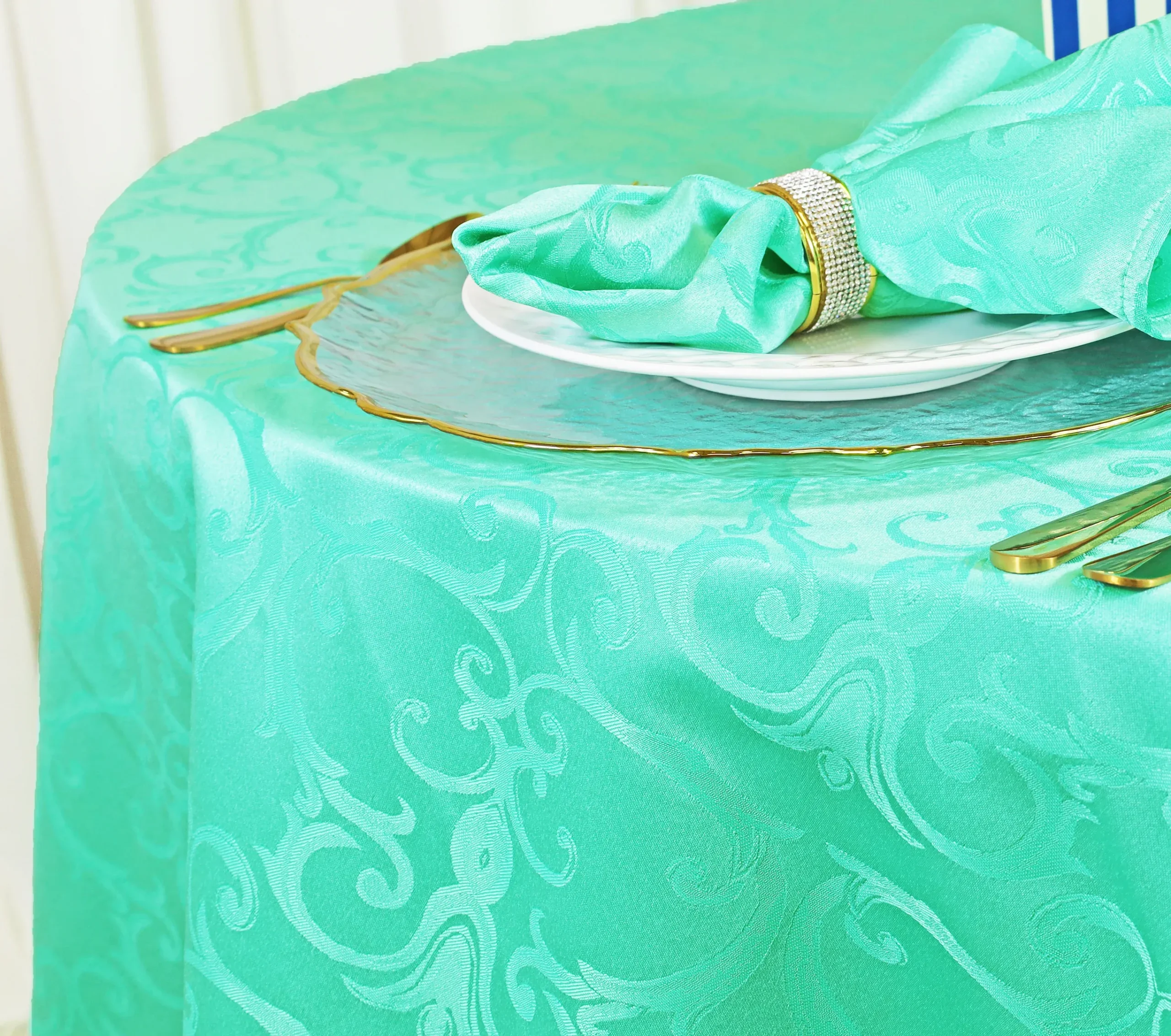 108″ Seamless Round Versailles Chopin Damask Jacquard Polyester (220 GSM) Tablecloth – Tiff Blue/Aqua Blue (1pc)