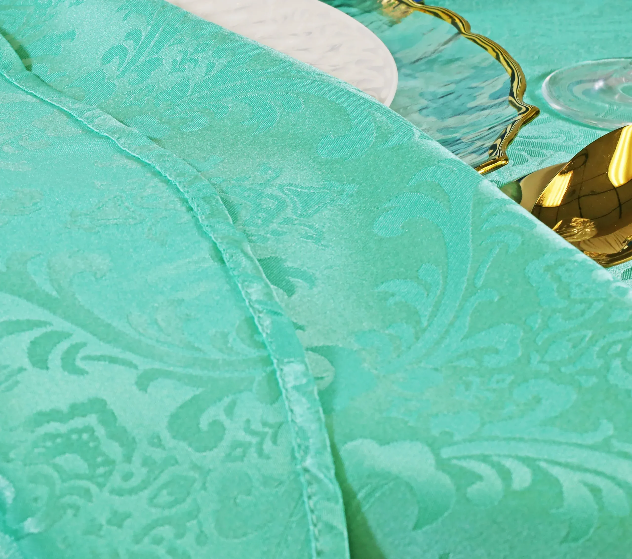 17’x29″ Floral Damask Jacquard Polyester (220 GSM) Table Skirt – Tiff Blue/Aqua Blue (1pc)