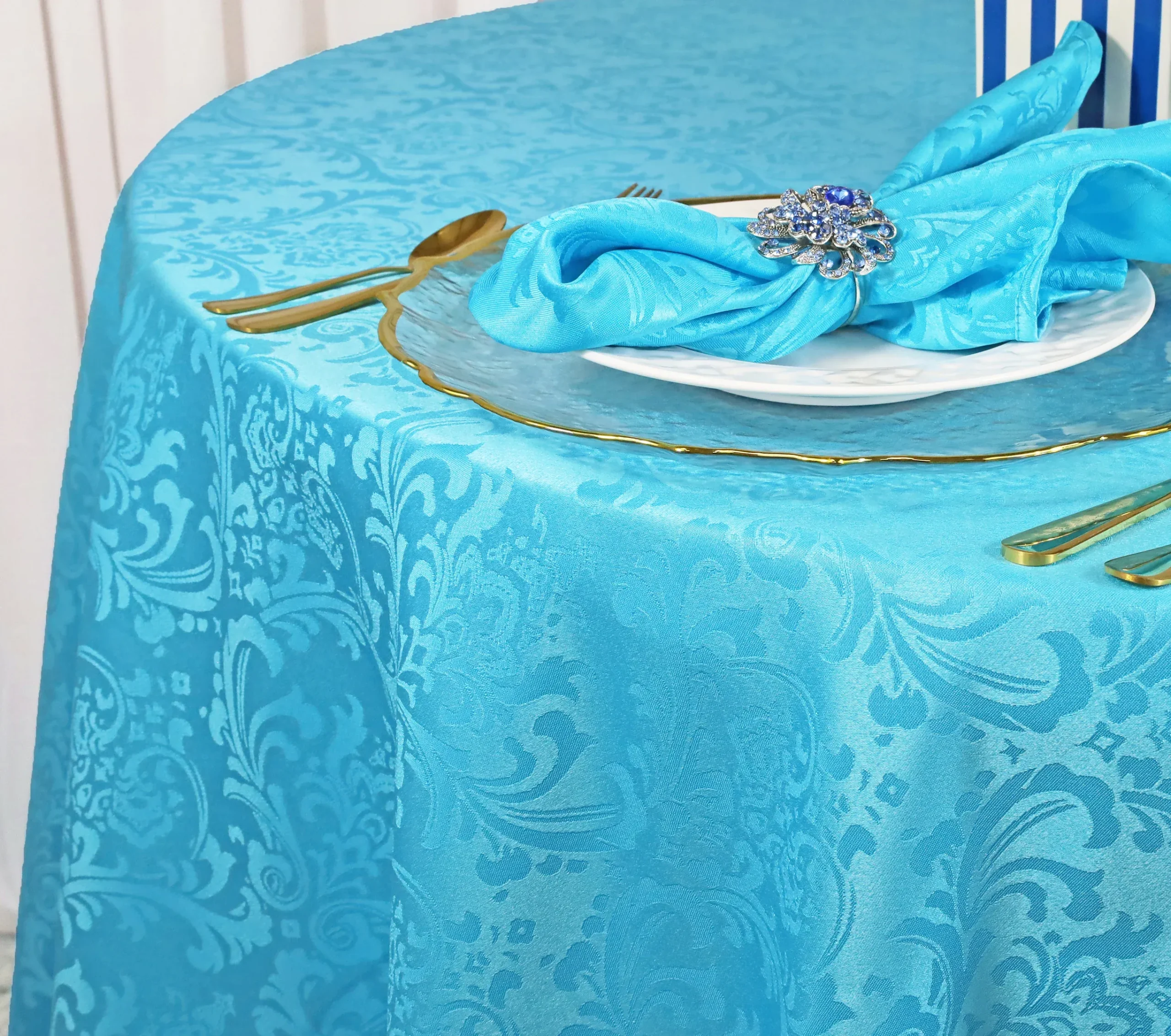 108″ Seamless Round Floral Damask Jacquard Polyester (220 GSM) Tablecloth – Turquoise (1pc)