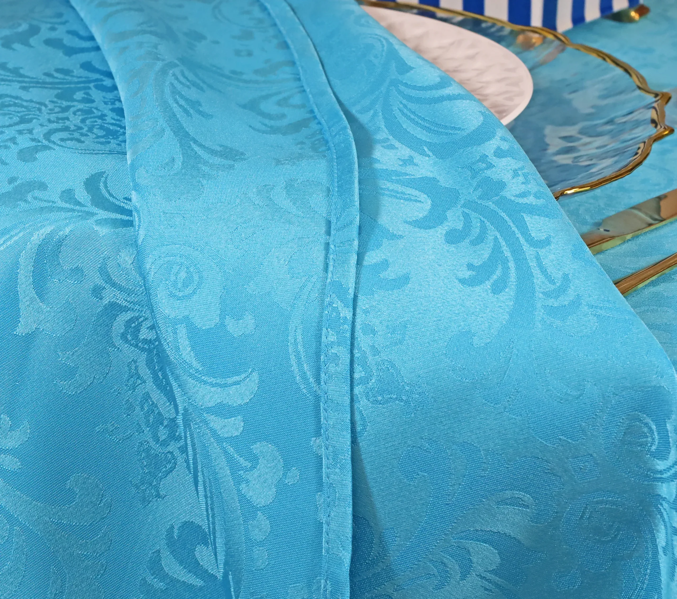 17’x29″ Floral Damask Jacquard Polyester (220 GSM) Table Skirt – Turquoise (1pc)