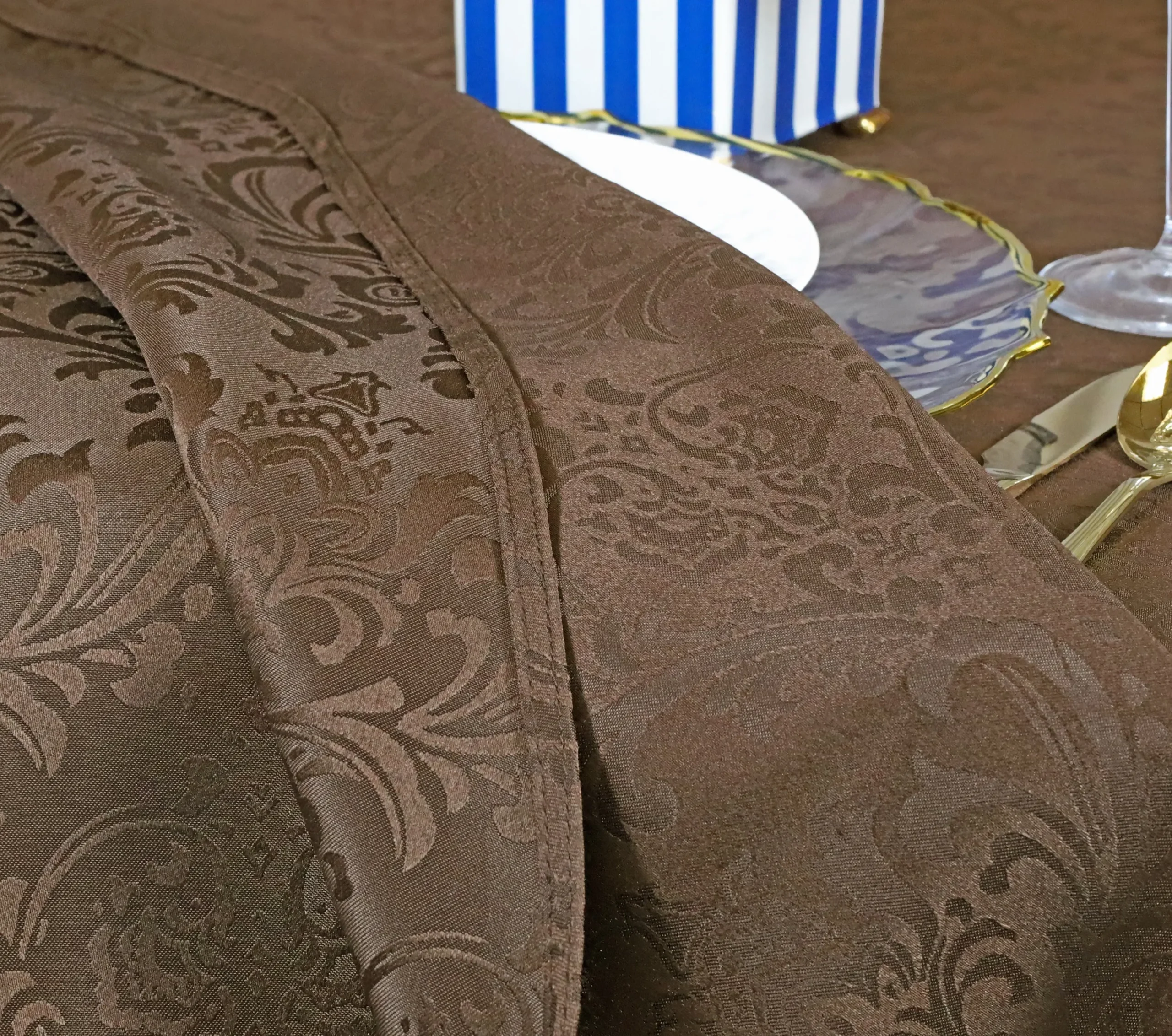 17’x29″ Floral Damask Jacquard Polyester (220 GSM) Table Skirt – Chocolate (1pc)