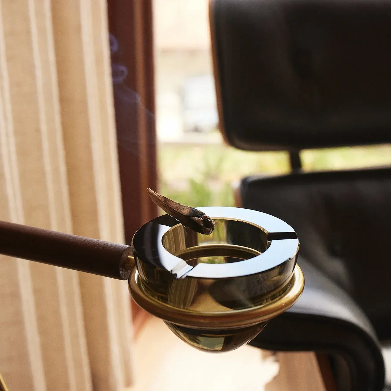 Houseplant Standing Ashtray - Image 3